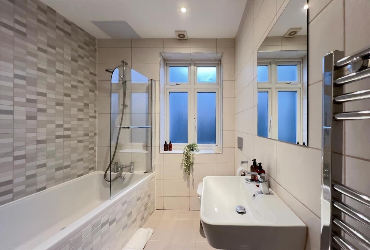 Prime Location Camden Luxury Apt Sleeps 6 London Ngoại thất bức ảnh